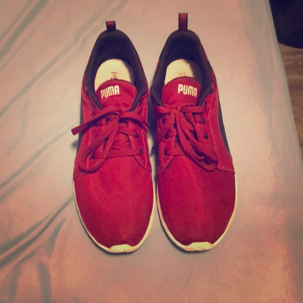 10 1/2 puma shoes